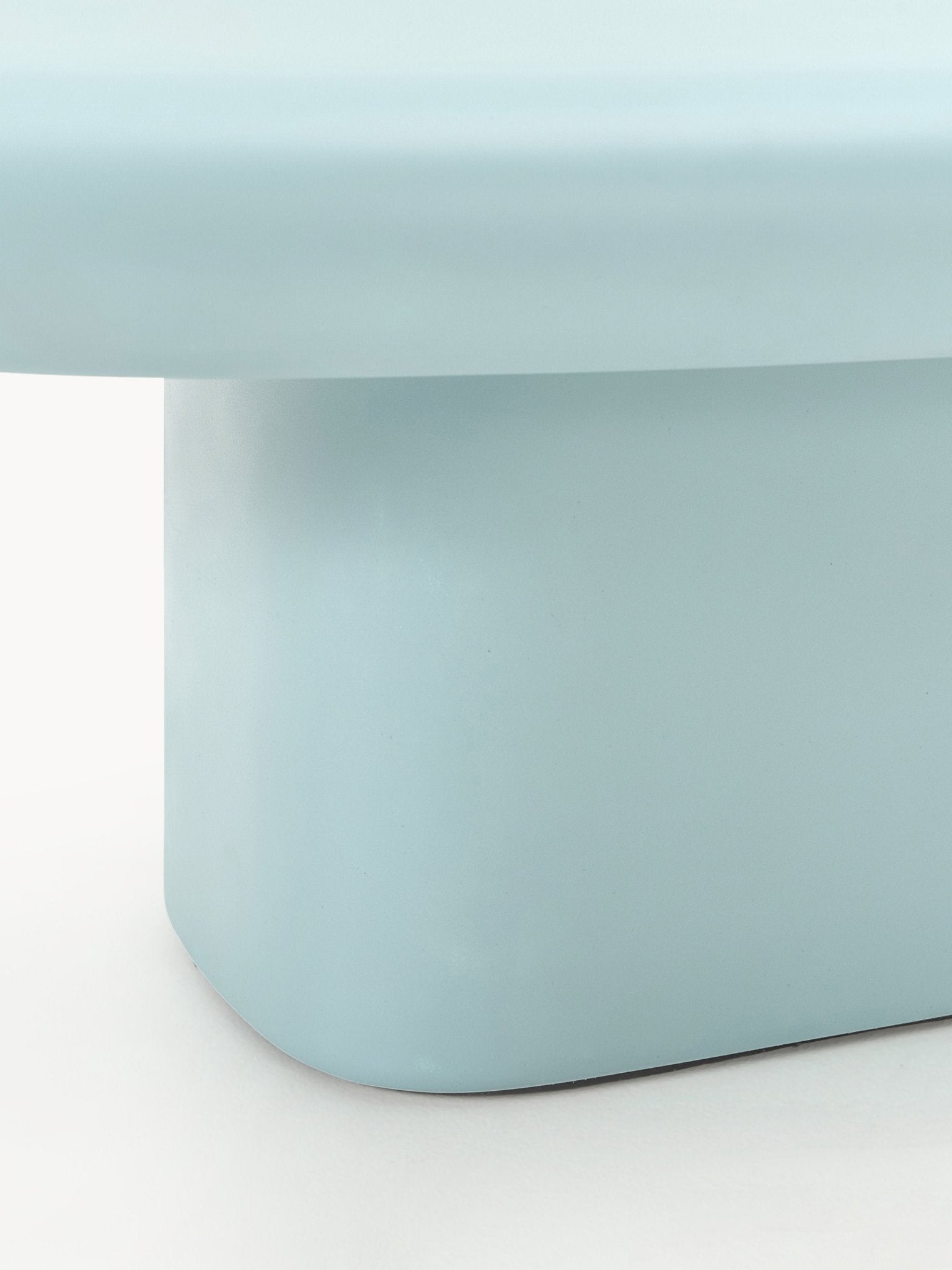 Anaya Modern Organik Tasarım Orta Sehpa Açık Mavi Fiberglas - Velotti
