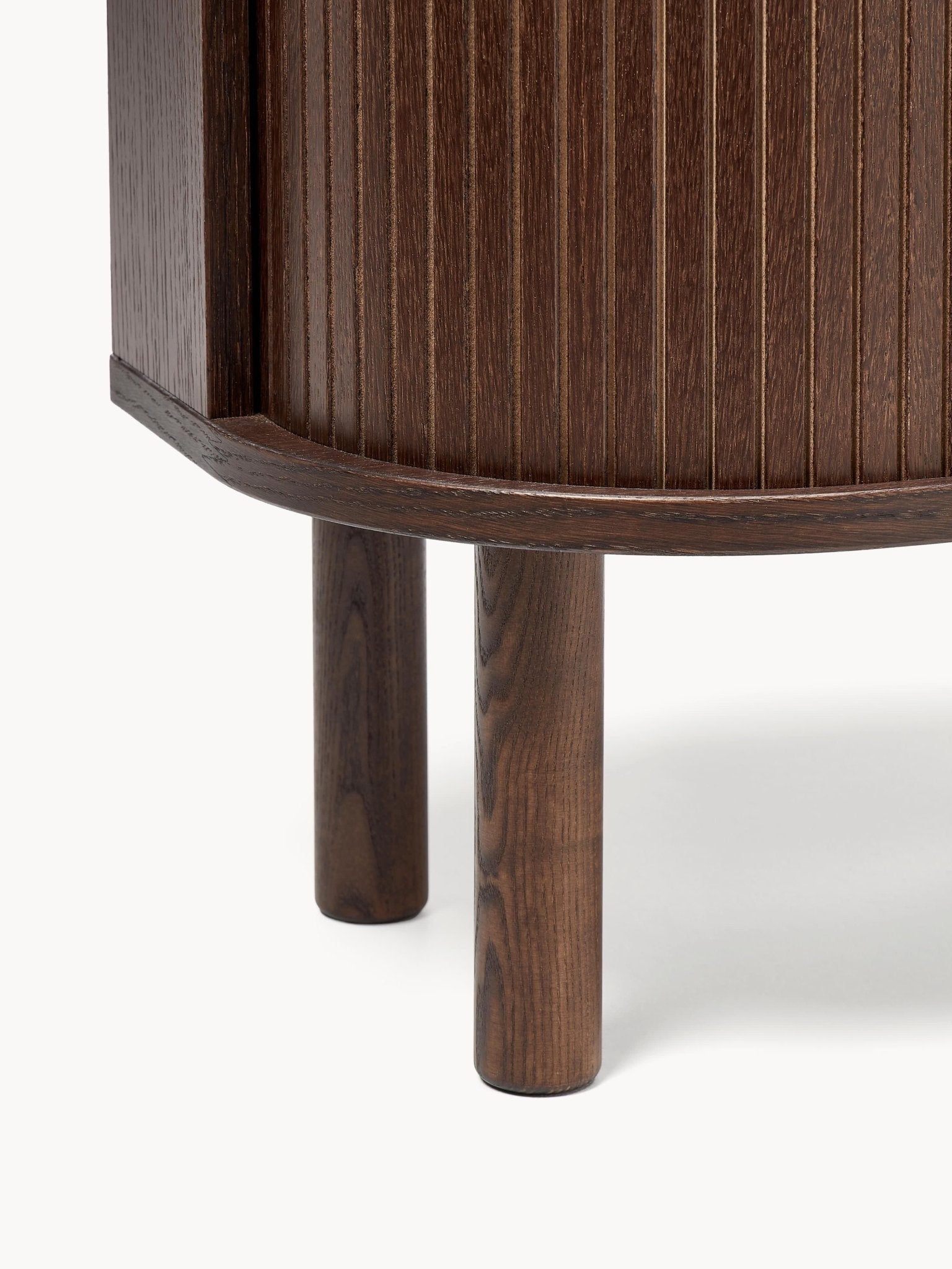 Calary Yivli Ön Yüzeyli Modern Ahşap Komodin 50 cm - Velotti