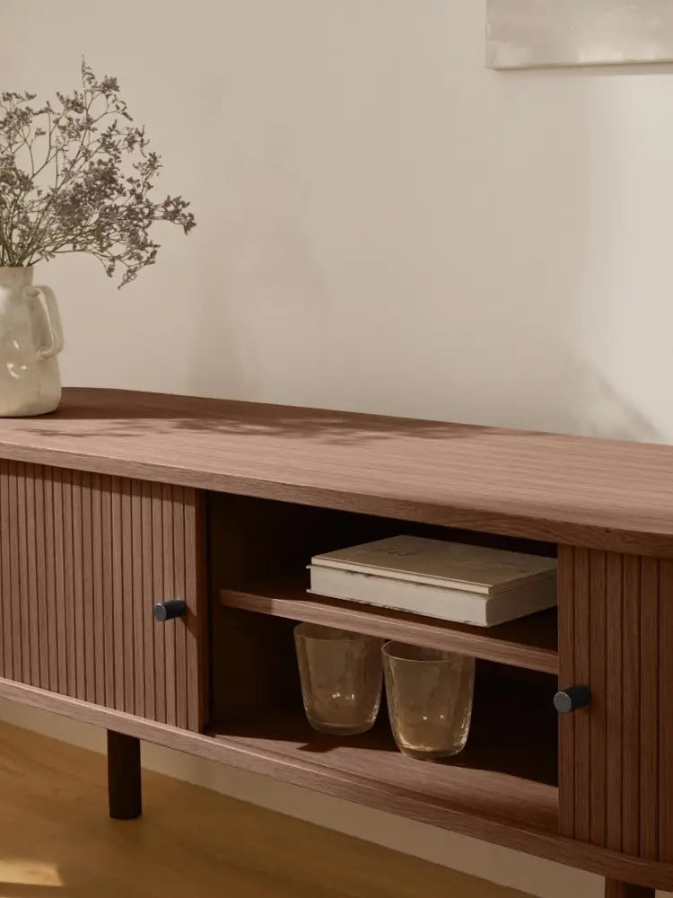 Calary Yivli Ön Yüzeyli Modern Ahşap TV Ünitesi 138cm - Velotti