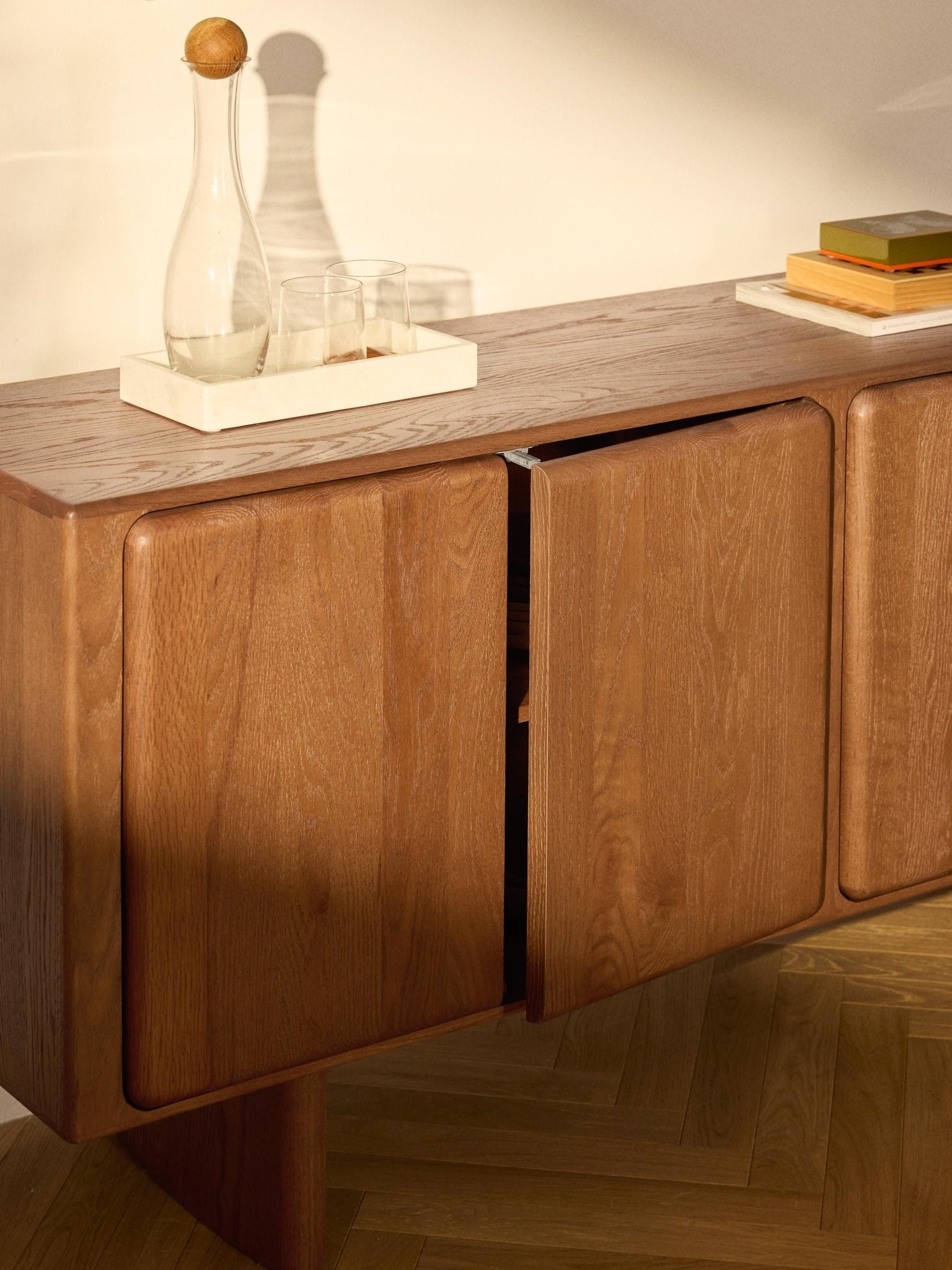 Chandler Masif Meşe Büfe Dört Bölmeli Modern Tasarım 165 cm - Velotti