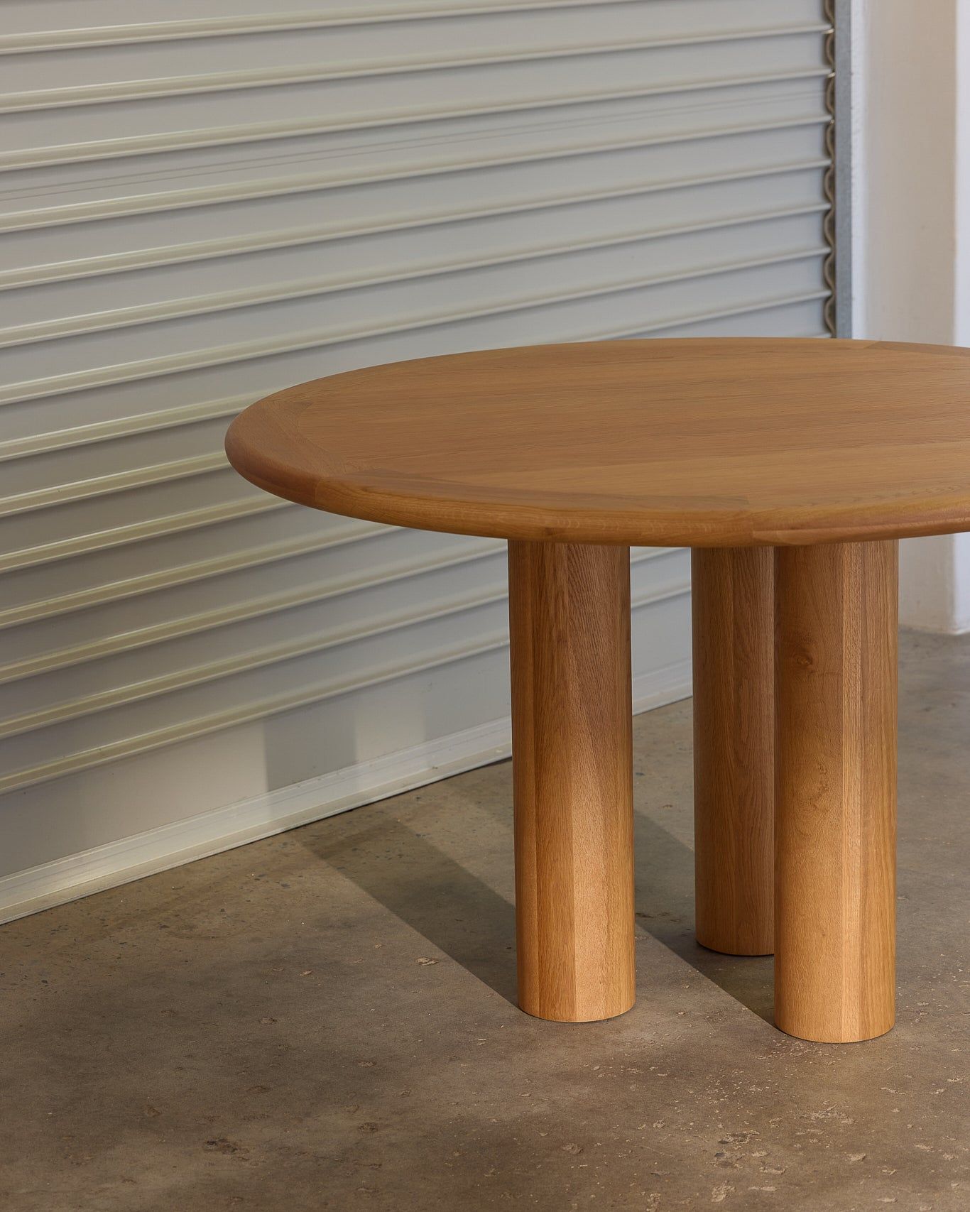 Yuvarlak Meşe Yemek Masası 120 cm Modern Tasarım