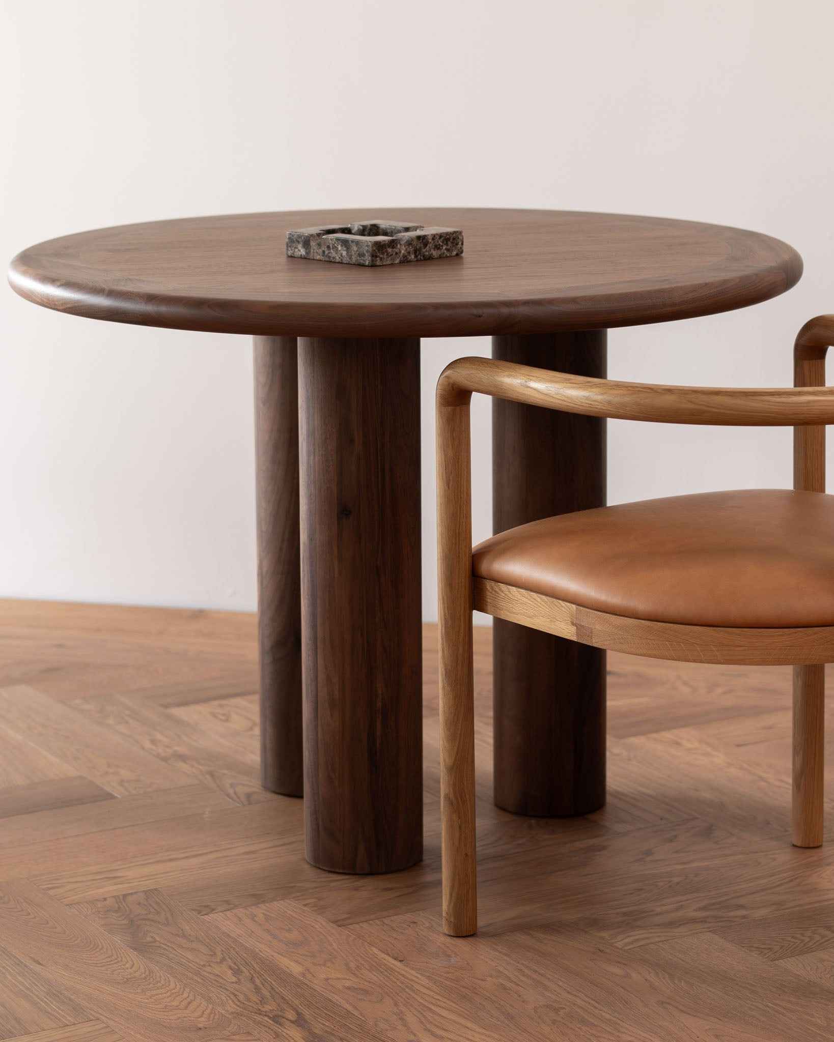 Yuvarlak Ceviz Yemek Masası 100 cm Modern Tasarım