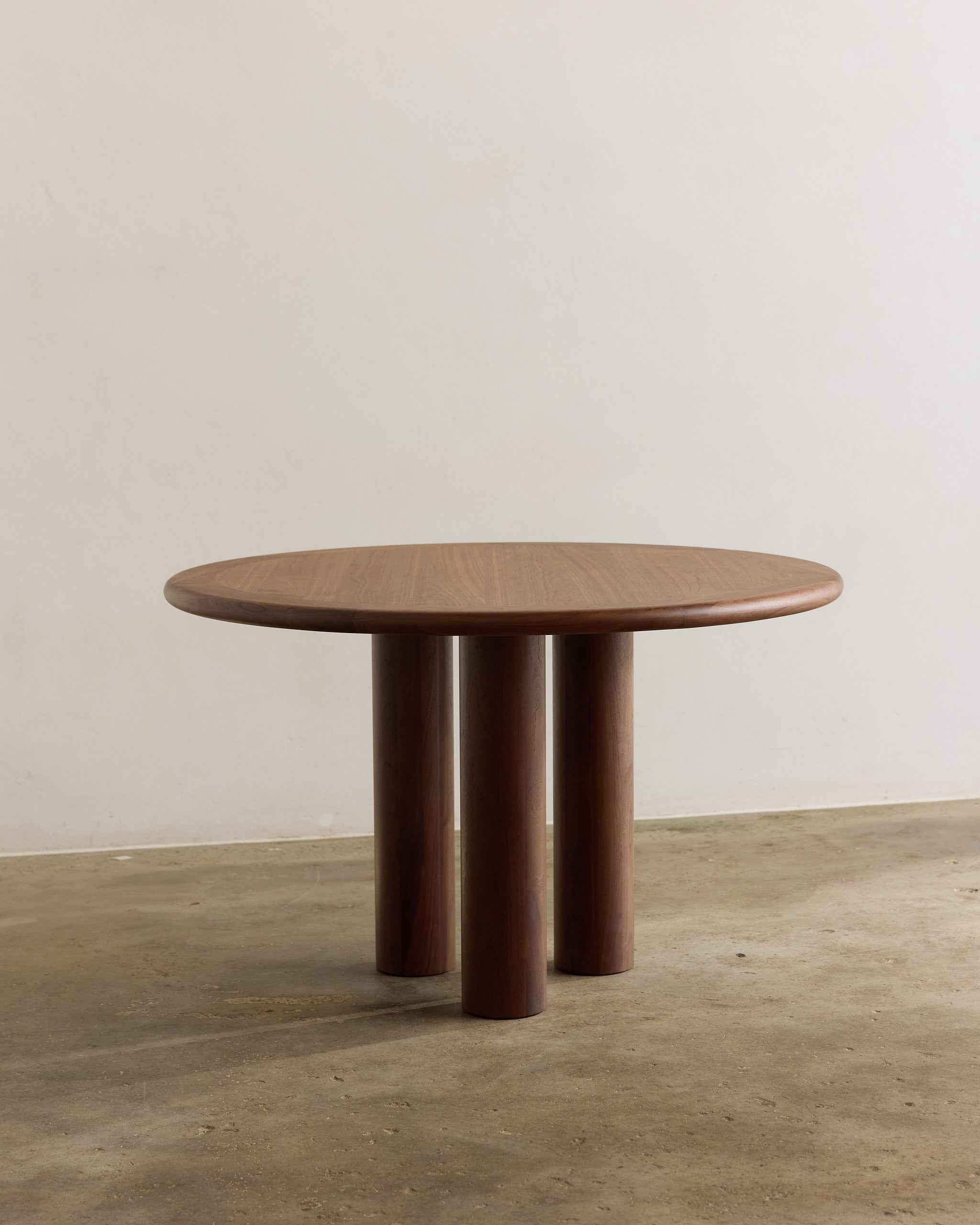 Yuvarlak Ceviz Yemek Masası 120 cm Modern Tasarım