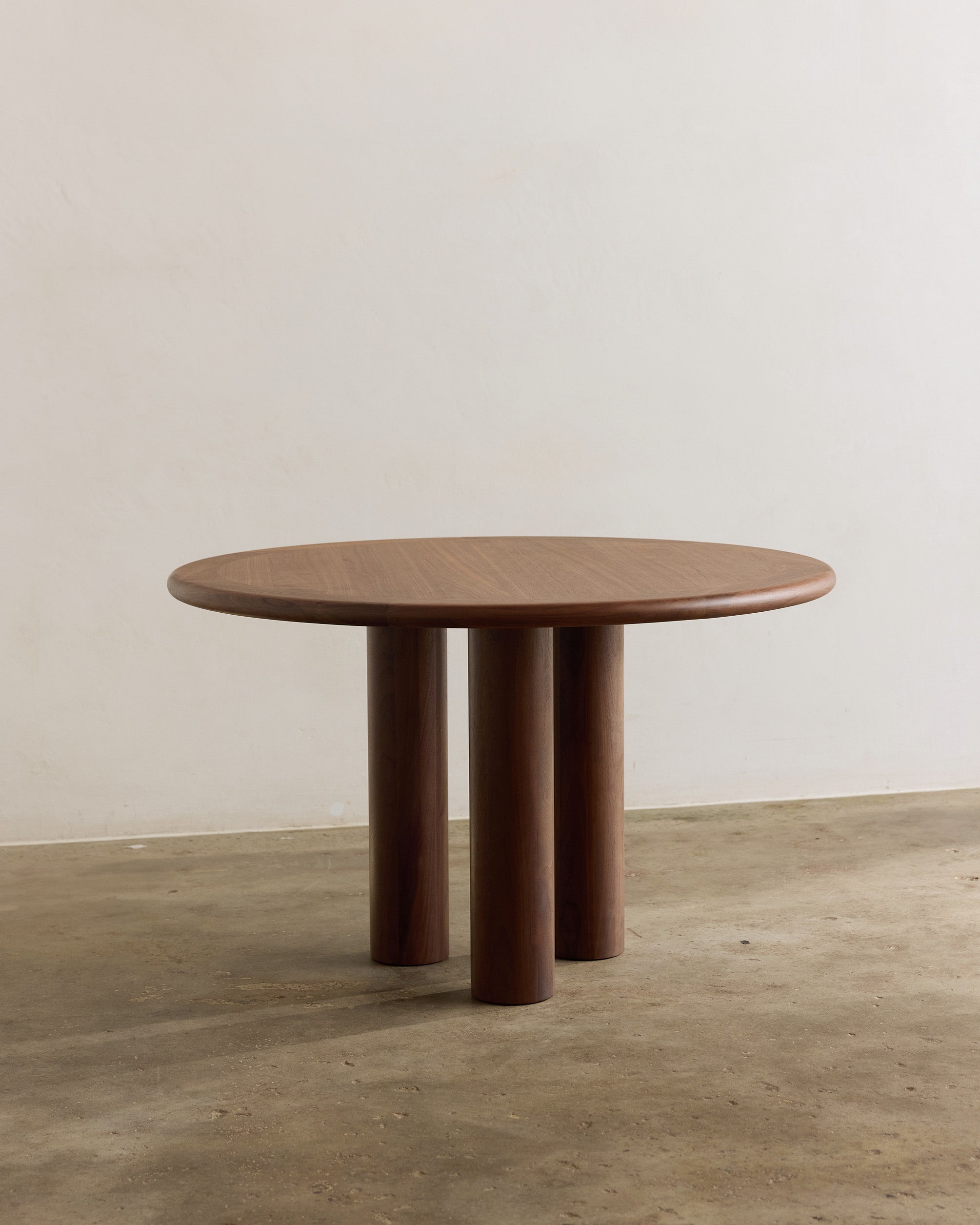 Yuvarlak Ceviz Yemek Masası 120 cm Modern Tasarım