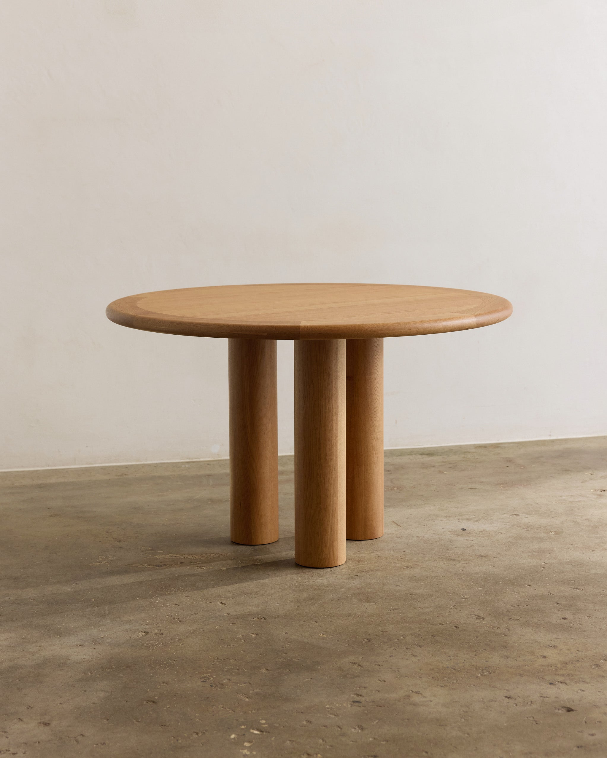 Yuvarlak Meşe Yemek Masası 120 cm Modern Tasarım