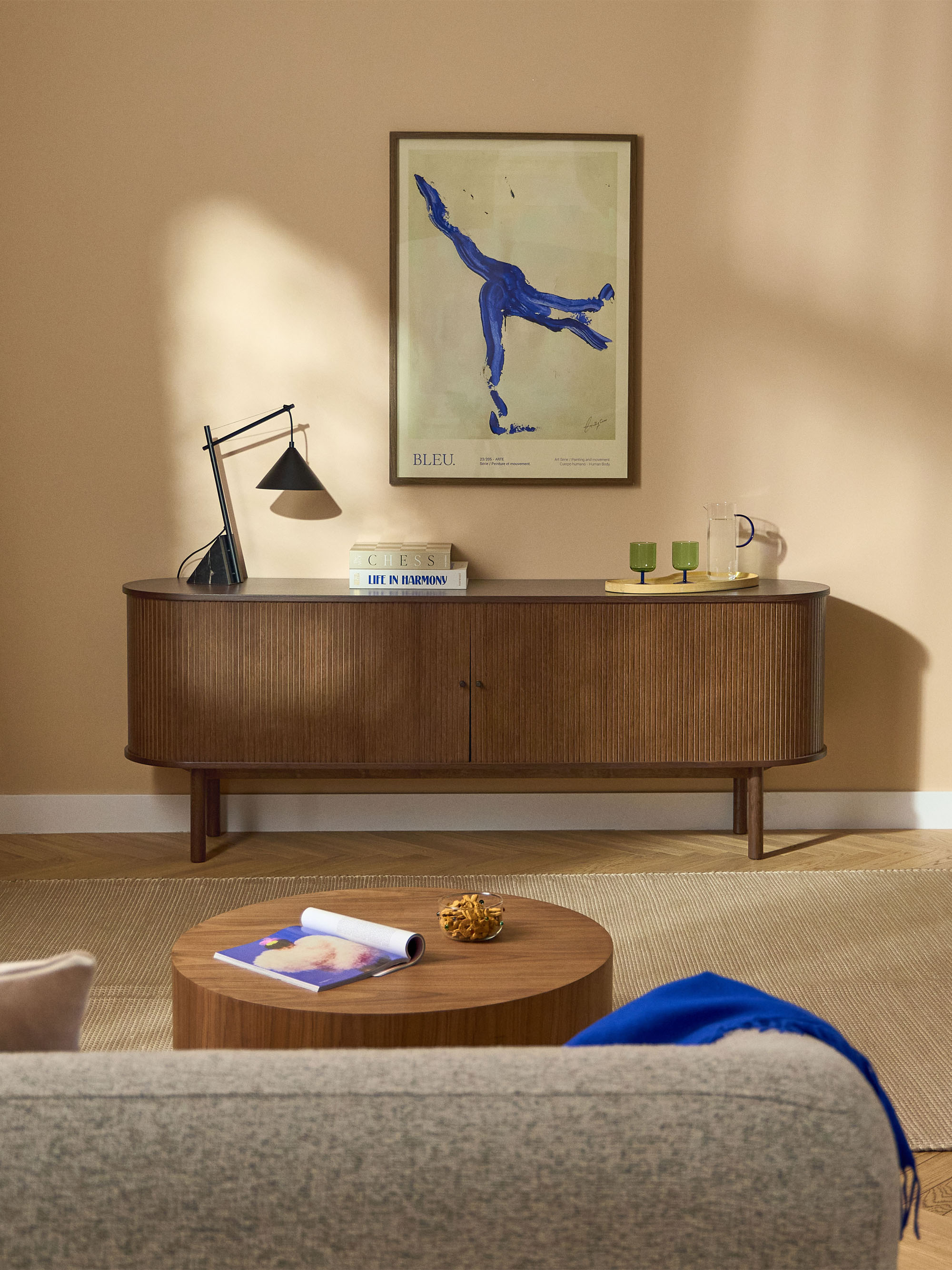 Calary XL Dressoir, Kabartmalı Ahşap Yüzey, Koyu Meşe Kaplama