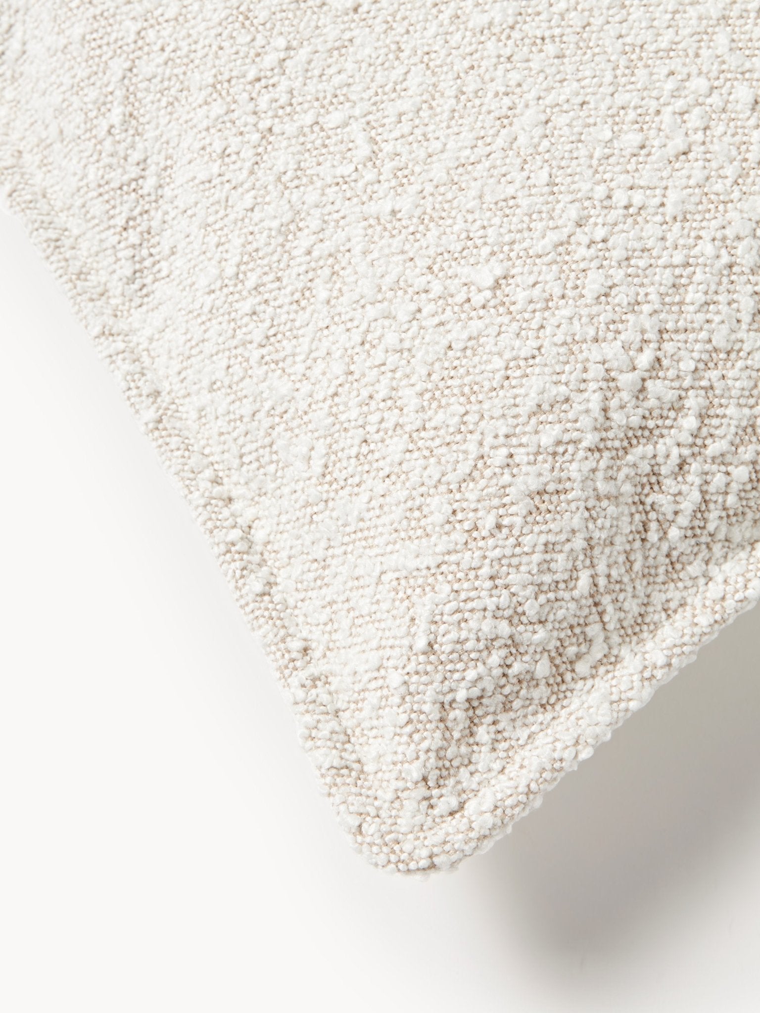 Lennon Büyük Bouclé Koltuk Minderi 60x60 cm Dokulu Tasarım - Velotti