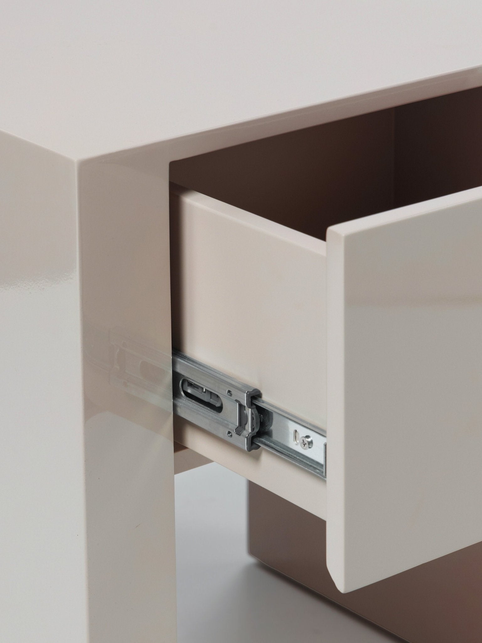 Liv Minimalist Komodin Yüksek Parlak Yatak Odası Mobilyası - Velotti