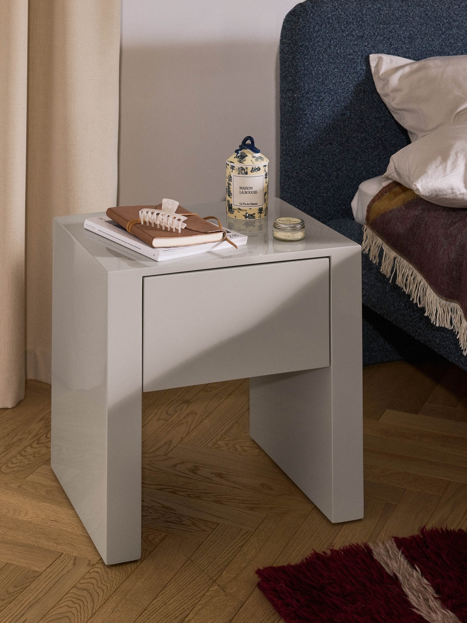 Liv Minimalist Komodin Yüksek Parlak Yatak Odası Mobilyası - Velotti