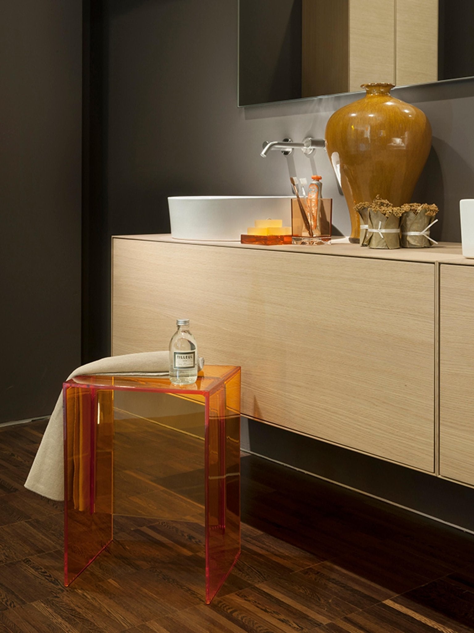 Max-Beam Modern Tasarım Yan Sehpa Şeffaf Turuncu 33 cm - Velotti