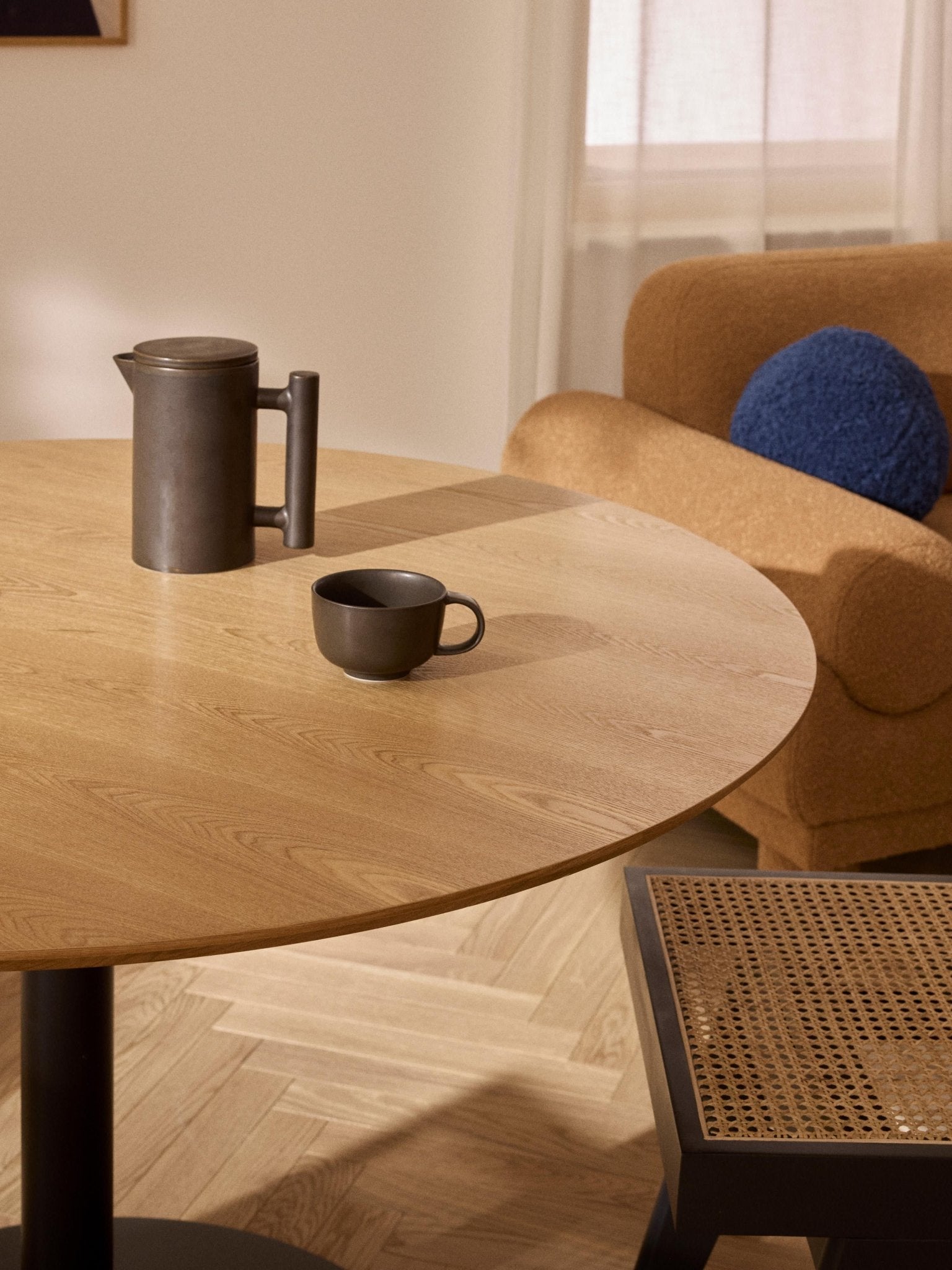 Menorca Yuvarlak Yemek Masası, Modern Tasarım, 100 cm Çapında - Velotti