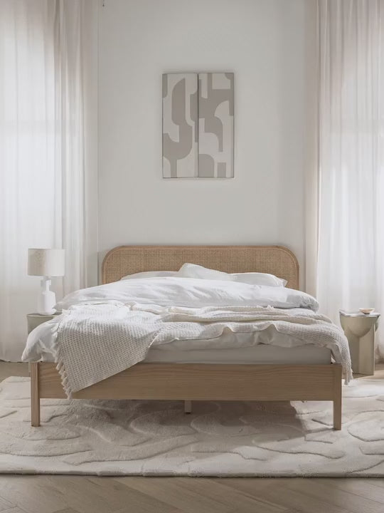 Jones Hasırlı Başlıklı Doğal Meşe ve Çam Ahşap Karyola 140x200 cm