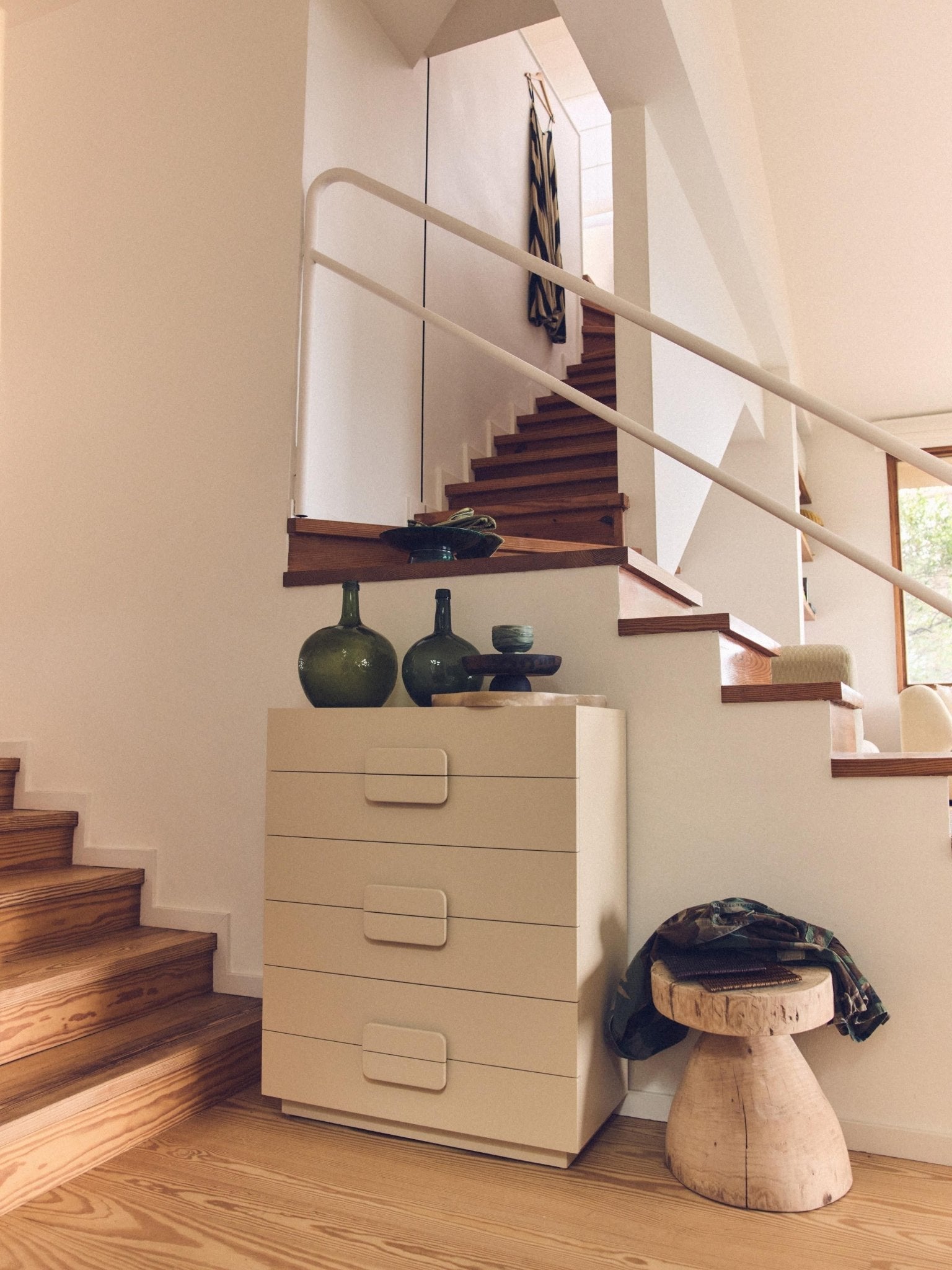 Spacious 6 Çekmeceli Sungkai Ahşap Şifonyer Krem Modern Tasarım - Velotti