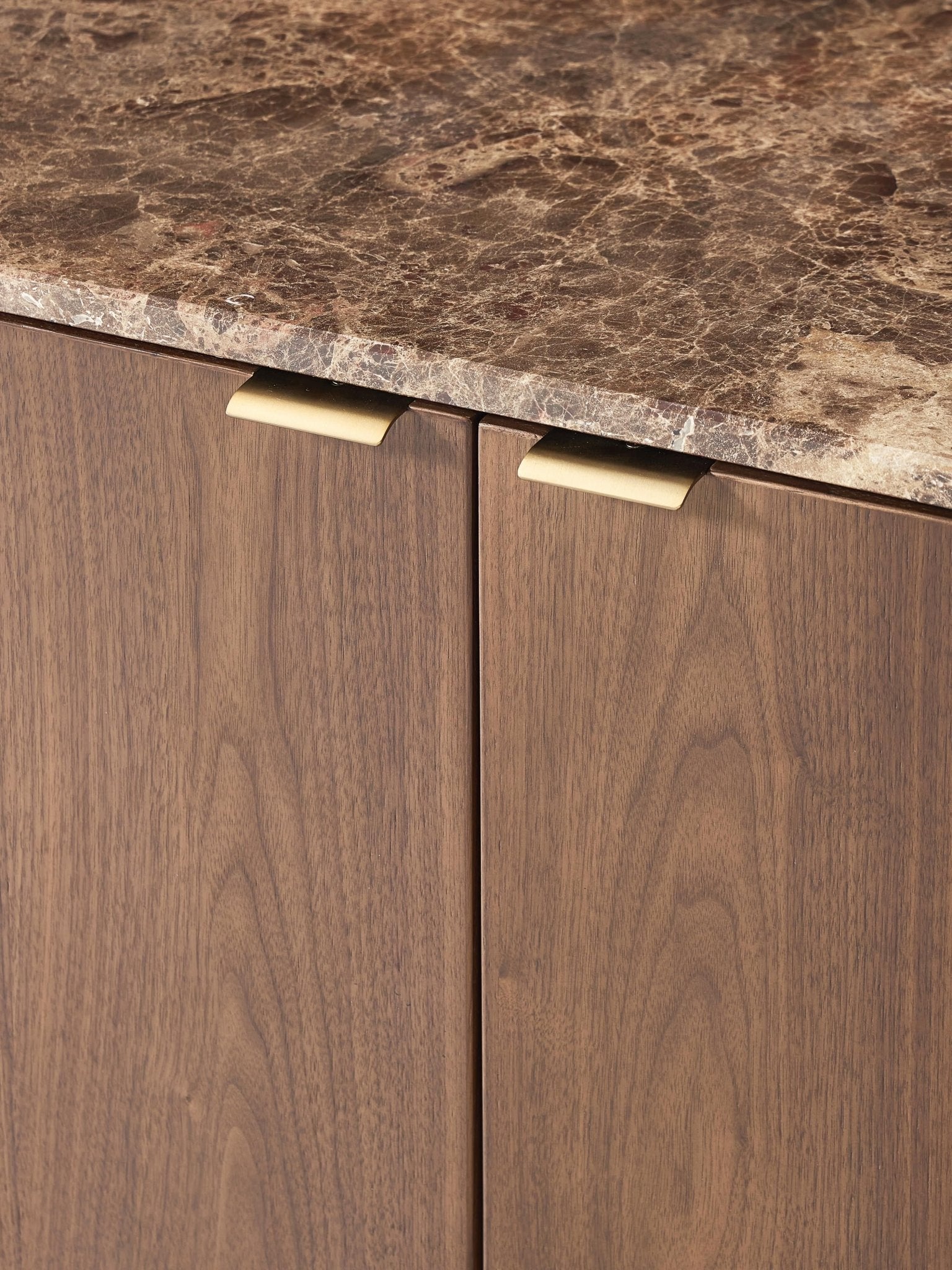 Zumi Masif Ahşap Dressoir, Oval Köşeli ve Mermer Tablalı 160 cm - Velotti